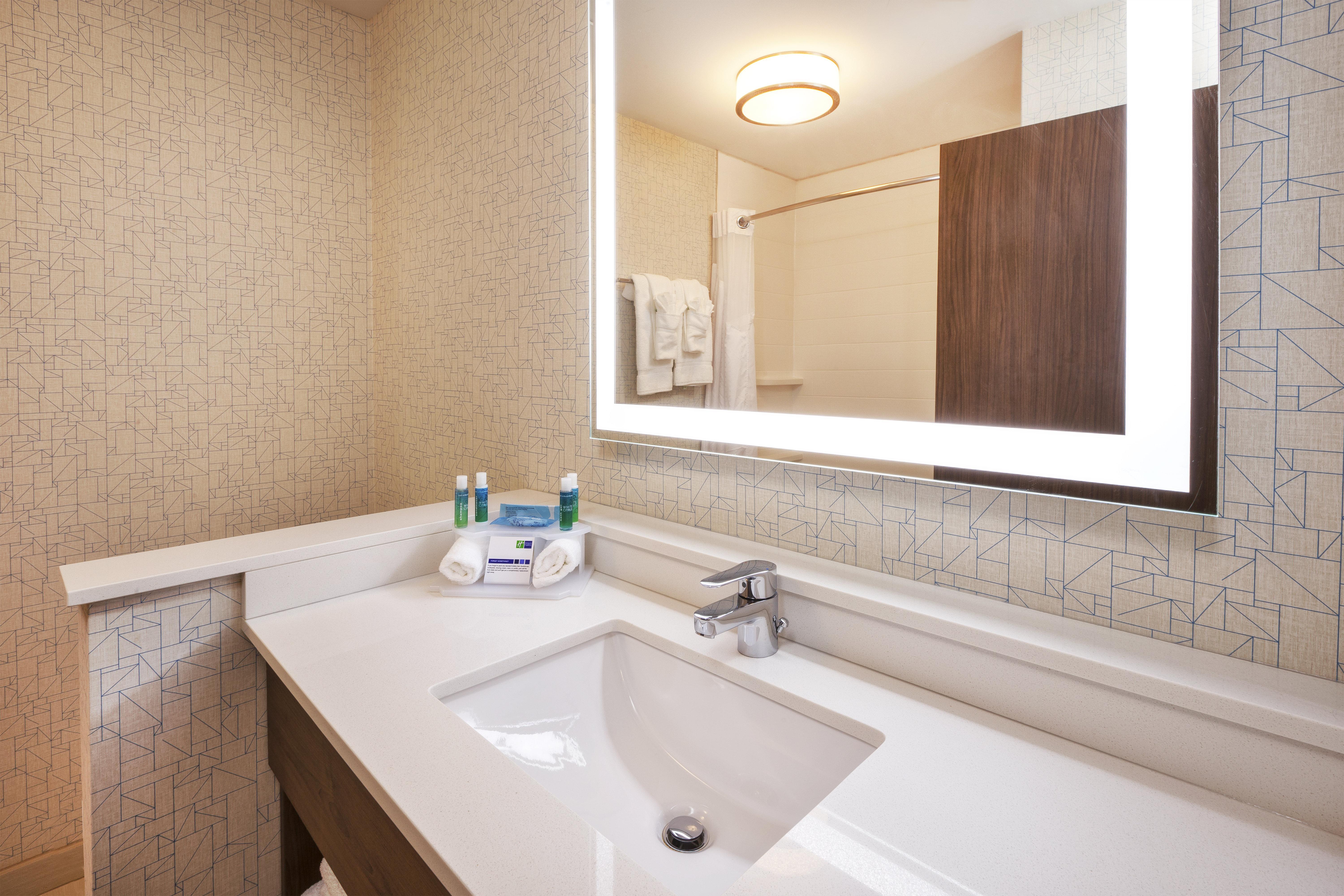 Holiday Inn Express & Suites New Castle By Ihg Exterior photo